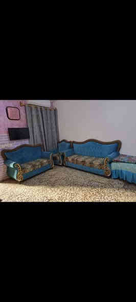 دار سكن للبيع مساحته ( 144 م ) واجه ( 12 م * 12 م )
طابقين بناء حديث  طابوق 🧱 
وكما مبين بالصور ومقاطع الفيديو
العنوان : بغداد- ابو غريب- خرنابات- قرب أسواق العبودين
السعر 165 مليون وبيه مجال 
للأستفسار أكثر يرجى الاتصال على الارقام التاليه: 
***********
***********
