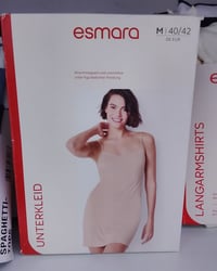 ملابس • للبيع • قطعة