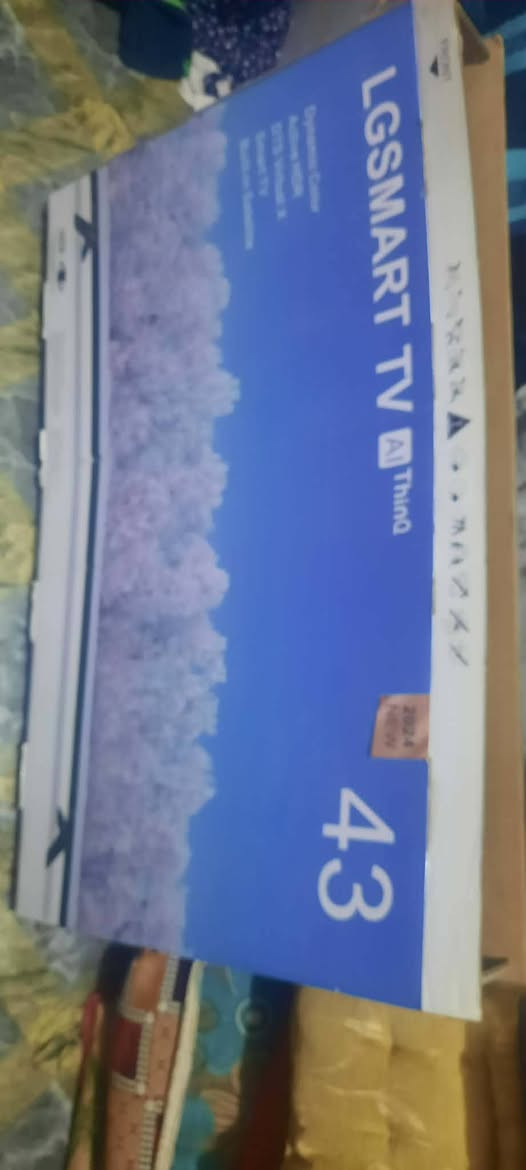 اسلام عليكم بلازمه حجم 43 جديده استعمال اسبوع واحد فول مواصفات. نوعيه LGسمارت السعر 175 مكاني الحسينيه. متواجد واتساب ***********
