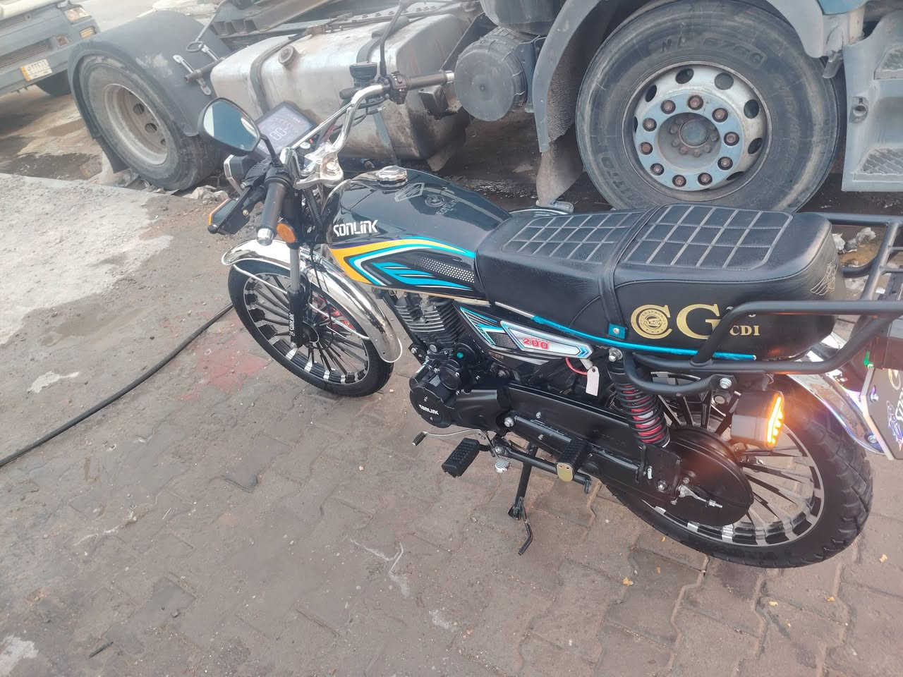 دراجه يراني .5 كير دراجه نضيفه والموديل 2025. والسعر مليون الرقم ***********
