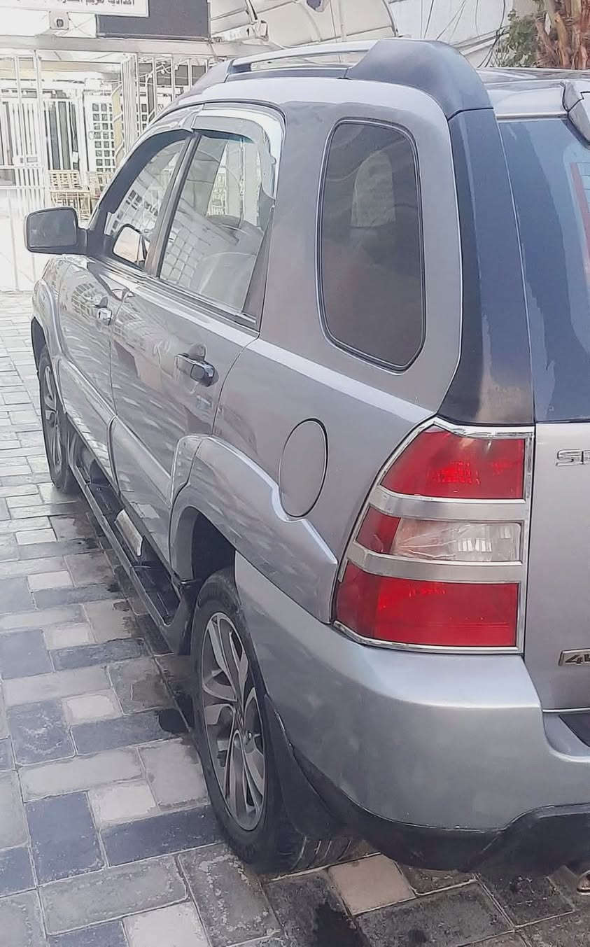 سبورتج ٢٠٠٩ محرك ٢٧٠٠ 6  سلندر تبريد فتحة سقف ويل كب كروم شاشة كاميرا خلفية حساسات خلفية دتفئة بلكشنات مدوشمة جلد تخم تاير نظيف باتري جديد لايت زنزن بلوجكتر زنزن ضررها جاملغ وبنيد مصبوغ اتصال على الرقم ***********
