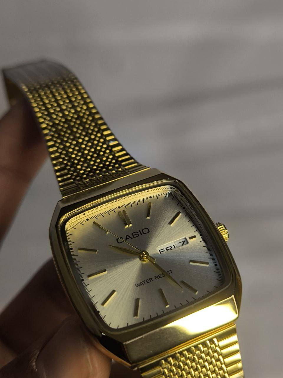 كاسيو Casio مميزة
تحفة فنية
لمحبي الرسمي وللذوق الراقي
مكينة كوارتز
ميناء اليض رسمي مميزة مزودة بمنفذ تاريخ شهري واسبوعي 
زجاج معدني مقاوم الخدش 
مقاومة ماء وغبار
سير حصيرة مميز جدا 
القطعة مختمة بالكامل

⚠️ملاحظة متوفر قطعة واحدة فقط 

السعر :- 30 الف ع اول تم  
للحجز والاستفسار يرجى مراسلة الصفحه


**إذا كنت صاحب هذا الإعلان وتريد حذفه لأي سبب، رجاءا أرسل رسالة إلى الدعم الفني**