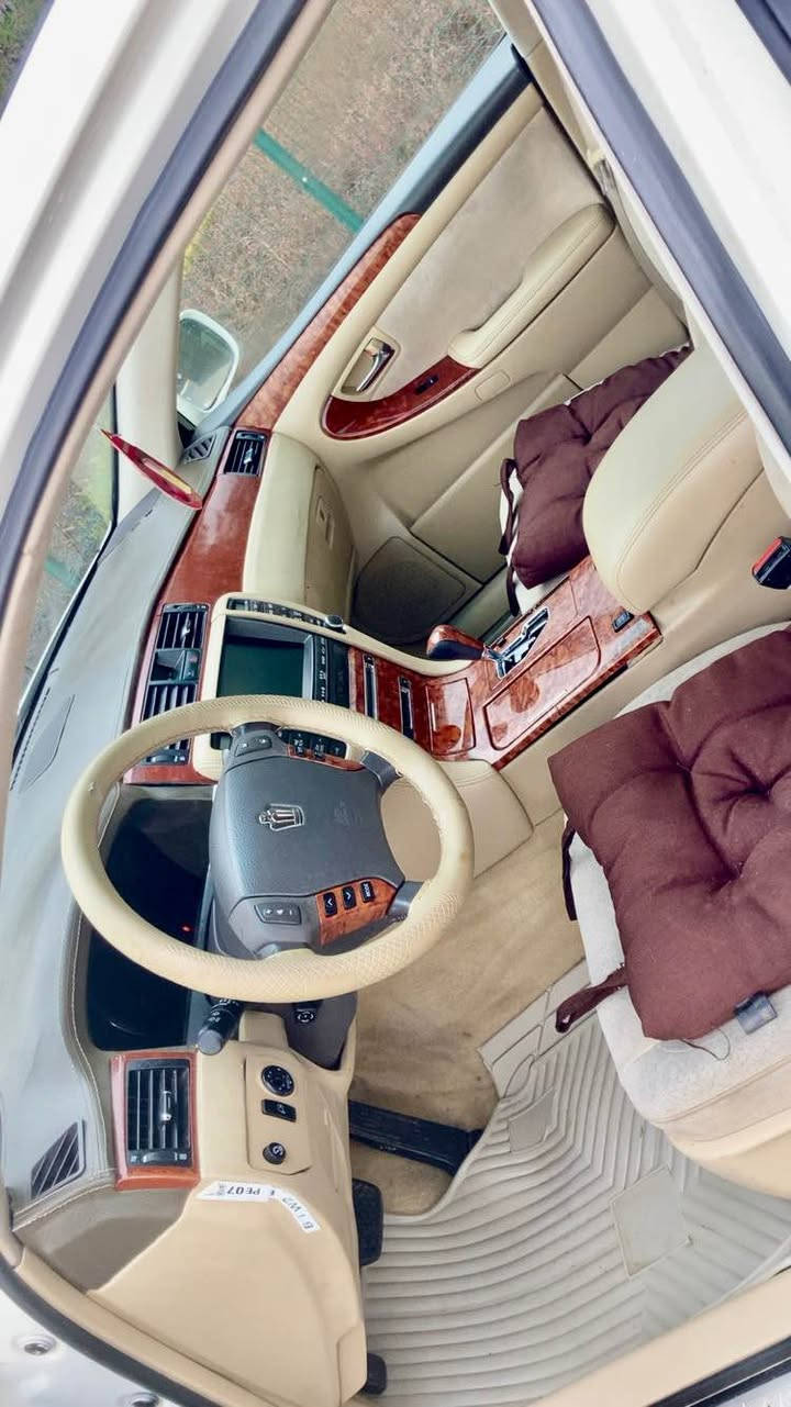 CROWN ROYAL SALON GRS 182 🤍📦
 شاهینە 2005 موس
بەسمە ڕەش
ناوزەرد 
گەورە بە گەورە 
بێ دوکەڵ
هەموو گیانی بەشەرت 
 تحدید سرعە 
سوکان ڤۆلیۆم
شاشە و کامێرا 
مەجموعە سوکانی ليگزز 
بۆشی سوکانی نیە
سەقفی  زۆر جوانە  بێ چاڵ و ڕەگلە
سعری 68 گەڵا و مەجالێکی کەم 
شوێن سلێمانی
*********** السليمانية, العراق
