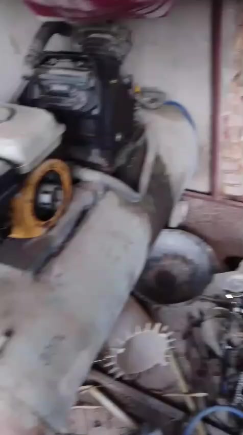 عندي سباين ولقم كبار وصغار وثلاثه ايد شو تريد موجود بشرط كله اصله وضغط مكان كربلاء بس شويه تصوير ما واضح ابيع شجاع اللي يريديني خابرني ويدلل***********
