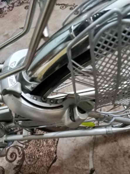 سلام وعليكم بايسكل بناتي للبيع كير وحساس مال حاويه كير داخلي 3 نمر وياله سل ستيل بي قفل خلفي وقفل امامي استيرن بايسكل حجم 26 كلشي شغال بي ربع متصرف عليه لون رصاصي السعر 135 وبي مجال للطيبين مكاني بغداد شهداء البياع الاتصال على الرقم *********** متواجد واتساب ومازنجر
