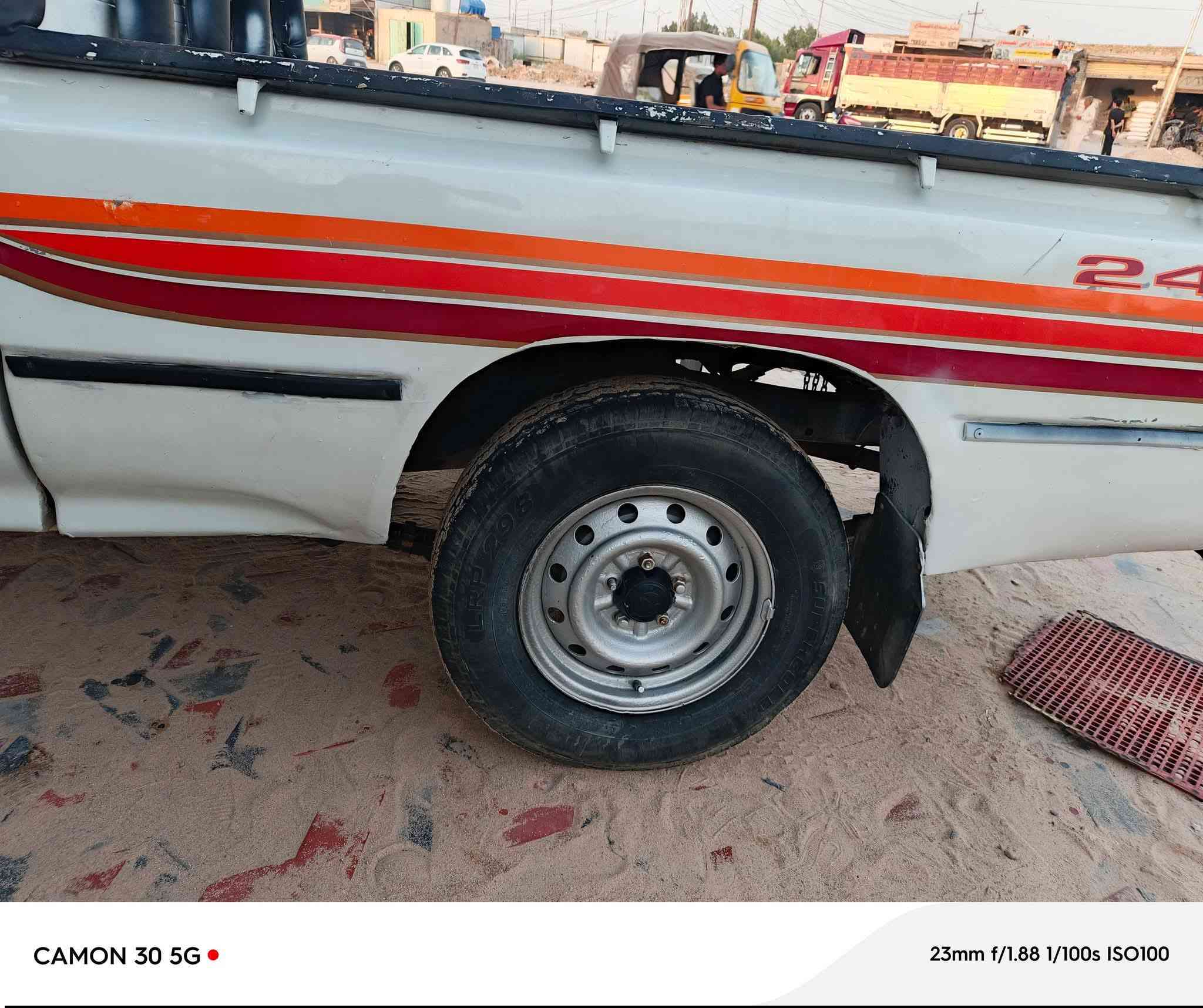 السلام عليكم سيارة البيع بيكم تك تيوتا موديل 93 رقم قادسيه مشروع وطني شاصي كير مكينه نضاف كهربايات شغالة السعر 45 وبيه مجال كلش قليل حق الجيه مكان السيارة العمارة  المو شراي يعبر المنشور رجائن الاتصال والاستفسار الاتصال ‏‪***********‬‏
