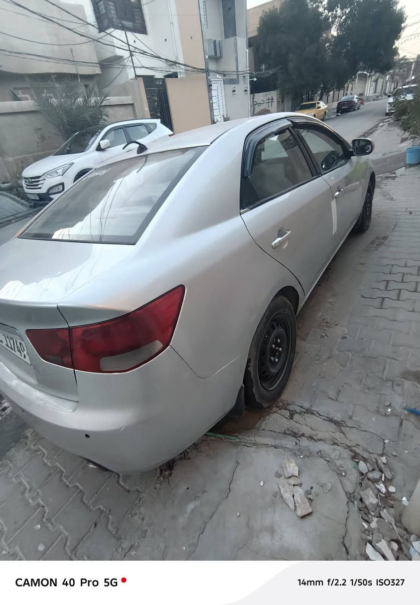 سلام عليكم سيراتو 2011 سياره رقم اربيل الجديد انكليزي سنويه جديده هزه جديده بيها كم قطعه صبغ كير مكينه حداديه تبريد جدد  مكانها نجف سعرها 77 وبيها حك الجيه تريد تحويل وكاله حاضر ***********
