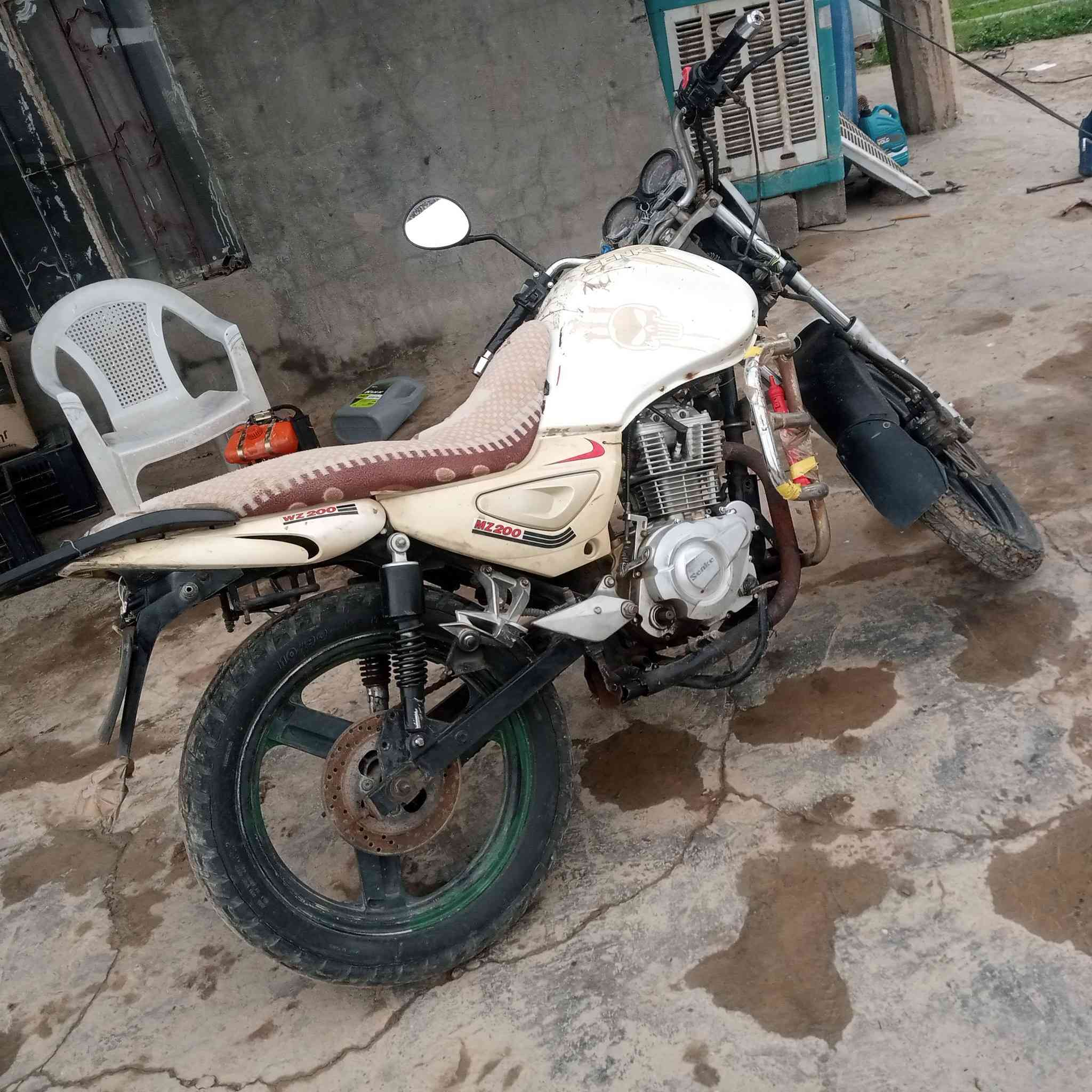 موطور مزت 150محرك لبيع سعره 400وبيه مجال )(***********
