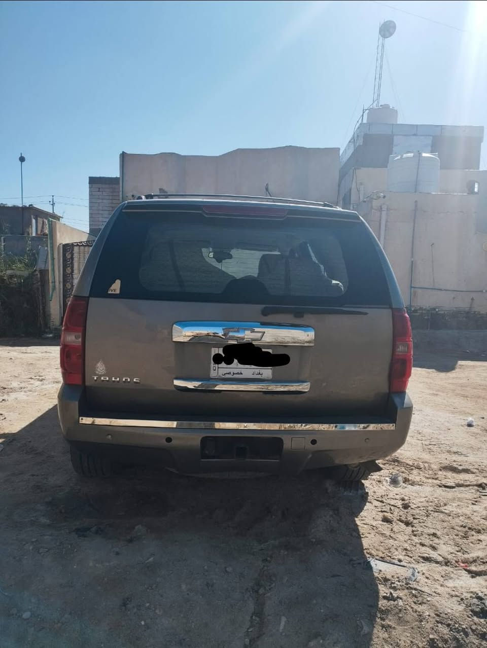 بسم الله الرحمن الرحيم سيارة تاهو للبيع موديل 2007 وارد كندي داخله تخريب بابين الصورة موضحه بل منشور مكينة جديدة ستوه مبدله والكير خير من يم الله رقم بغداد خصوصي مشروع وطني السيارة مصبوغة حزام جمالية ما عدا البند و قمارة والجنطة ما مصبوغ العنوان البصرة الجزيرة الاتصال على الرقم *********** السعر 145 وبيه مجال كلش قليل شط العرب, البصرة
