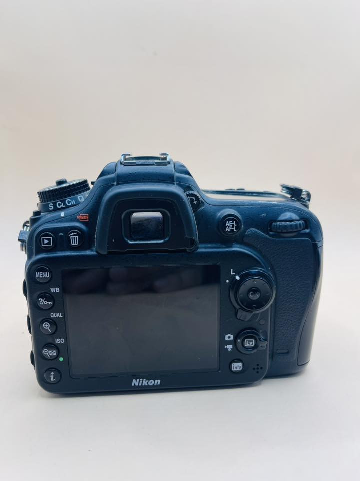 نيكون 7200
عدسة 50m
جيلاتين
شاحنة
بطاريه
جنطة
حزام كتف
شتر 34
السعر 550الف قفل
مكاني ناصريه
متوفر توصيل
للتواصل وتساب 
***********
