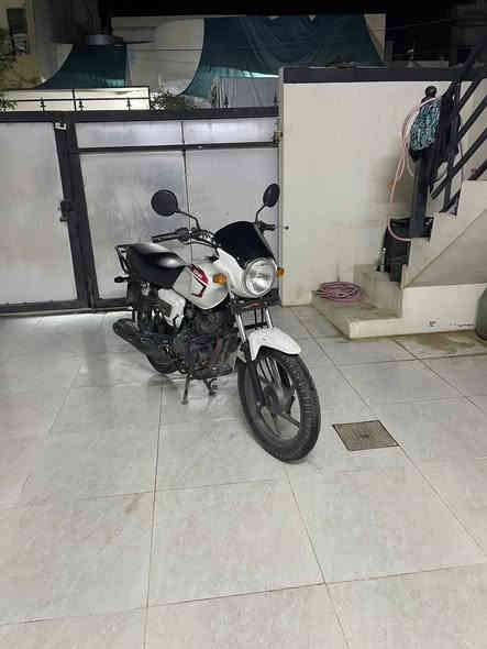 دراجه كي واي   للبيع او مراوس ب ايراني 
دراجه شرط كله شغال 
بدون اي عيب و جاهز 
مابي برغي ناقص 
***********
