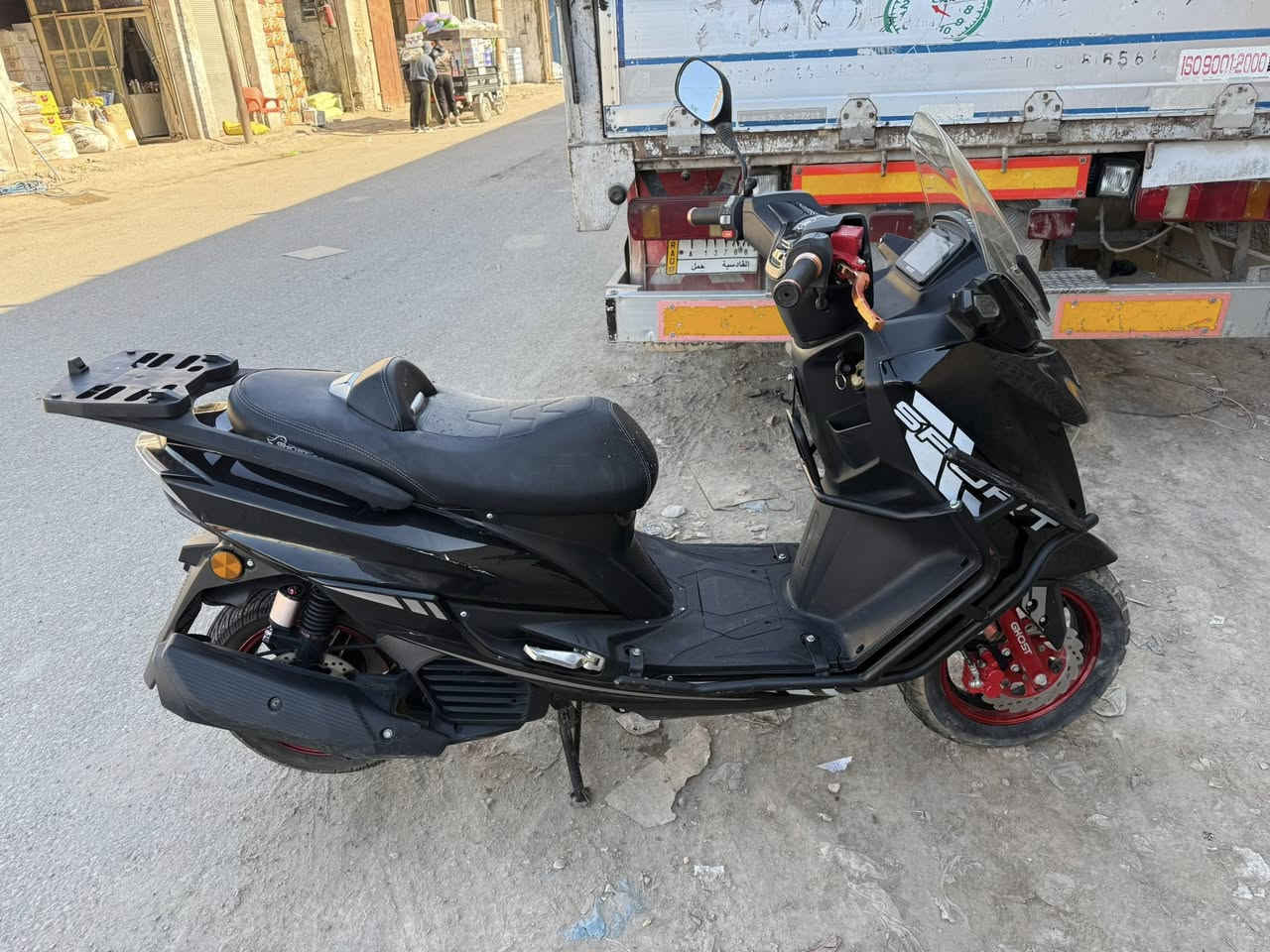 السلام عليكم 
دراجة كوست 2025 جديدة ماشية 2700 
750 الف 
***********
