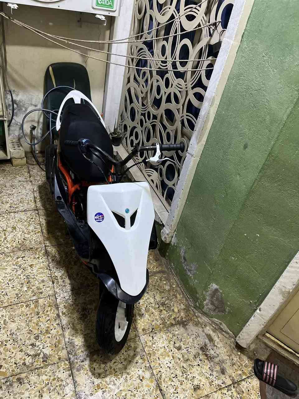 سلام عليكم دراجه تعمير جديد تجفيت جديد
تزويد 
شيال
ستدات مال كور 
فراك مال بريك سمائي 
درجه شلعه و معدل قويه مكفوله كفاله عامه ￼￼ سعره  600وبيه مجال لاستفسار خاص او هاذ رقمي راسلني وتساب ***********لا دك ما اجاوب
