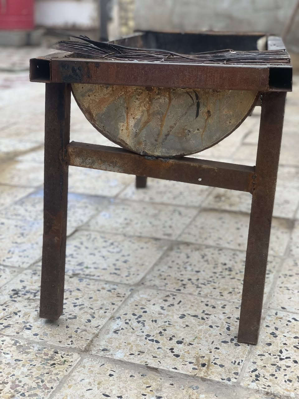 السلام عليكم منقلة نضيفة للبيع مكاني ابو رمانة السعر 40 رقمي ***********
