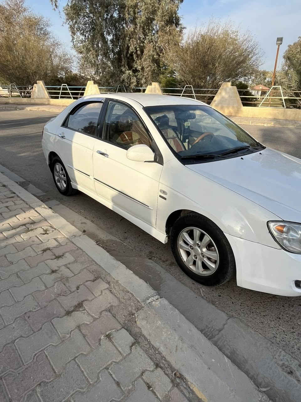 السلام عليكم 
سيراتو ٢٠٠٨ خليجي محرك ١٦٠٠ دوش جديد رقم الانبار تحويل مباشر بيه جاملغ خلفي وبيه الداير مال الجاملغ الثاني لبيع و السعر ٨٤ ورقه وبيه مجال / مكاني الانبار الرمادي / ***********
