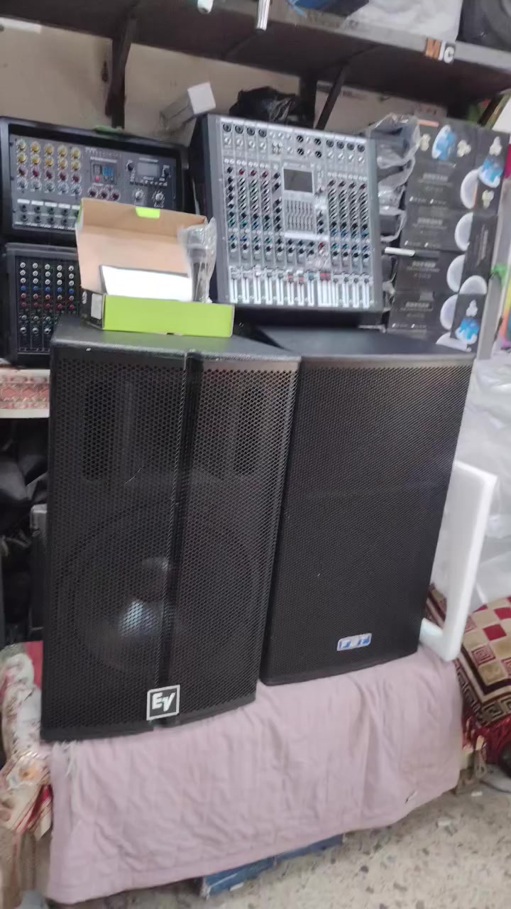 سلام عليكم ورحمة الله وبركاته
منضومه صوت كامله مكمله مكسر 8 جنل انته مخير بين FBT او EV عدد ٢ و مايك جاسكو 2100 عدد 1 سعر 900 الف معرض الزيادي الأجهزة الصوتية العنوان السماوه شارع نخاله رقم الهاتف ***********
