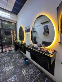 للبيع ميوزة حلاقة كاملة بحالة ممتازة 💈 ✔️ عدد (2) ميوزة بتصميم عصري ✔️...