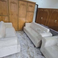 تخم عراقي • ١٠ مقاعد • خشبة بلوك أبيض