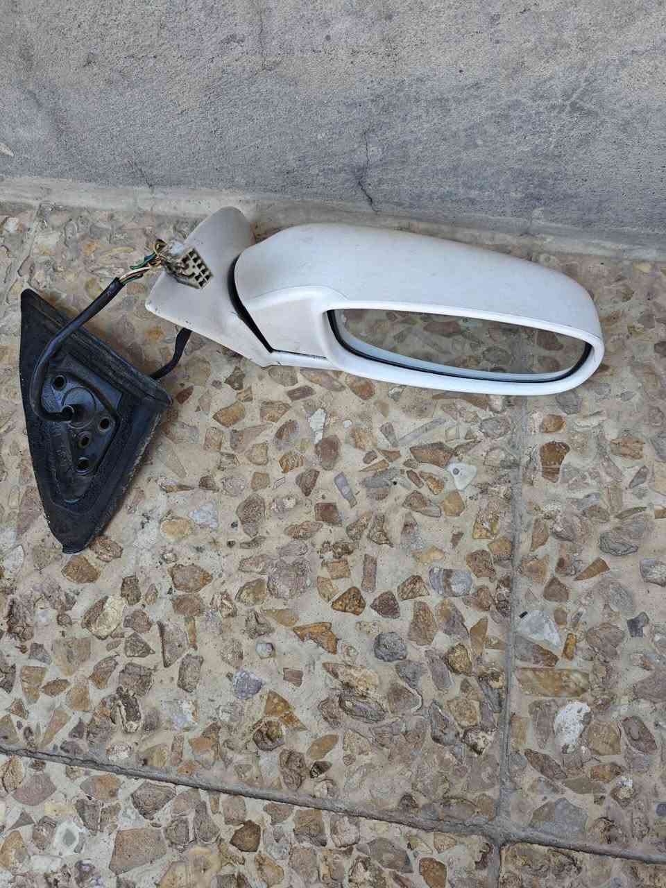 سلام عليكم هورن سيدان الاصلي الفيشه حمره مرايه اصليه تك واحد الايت مسطره جام كامله الاصليه كلهن شغالات سعر الكلي 100 الف مكاني كربلاء  ***********
