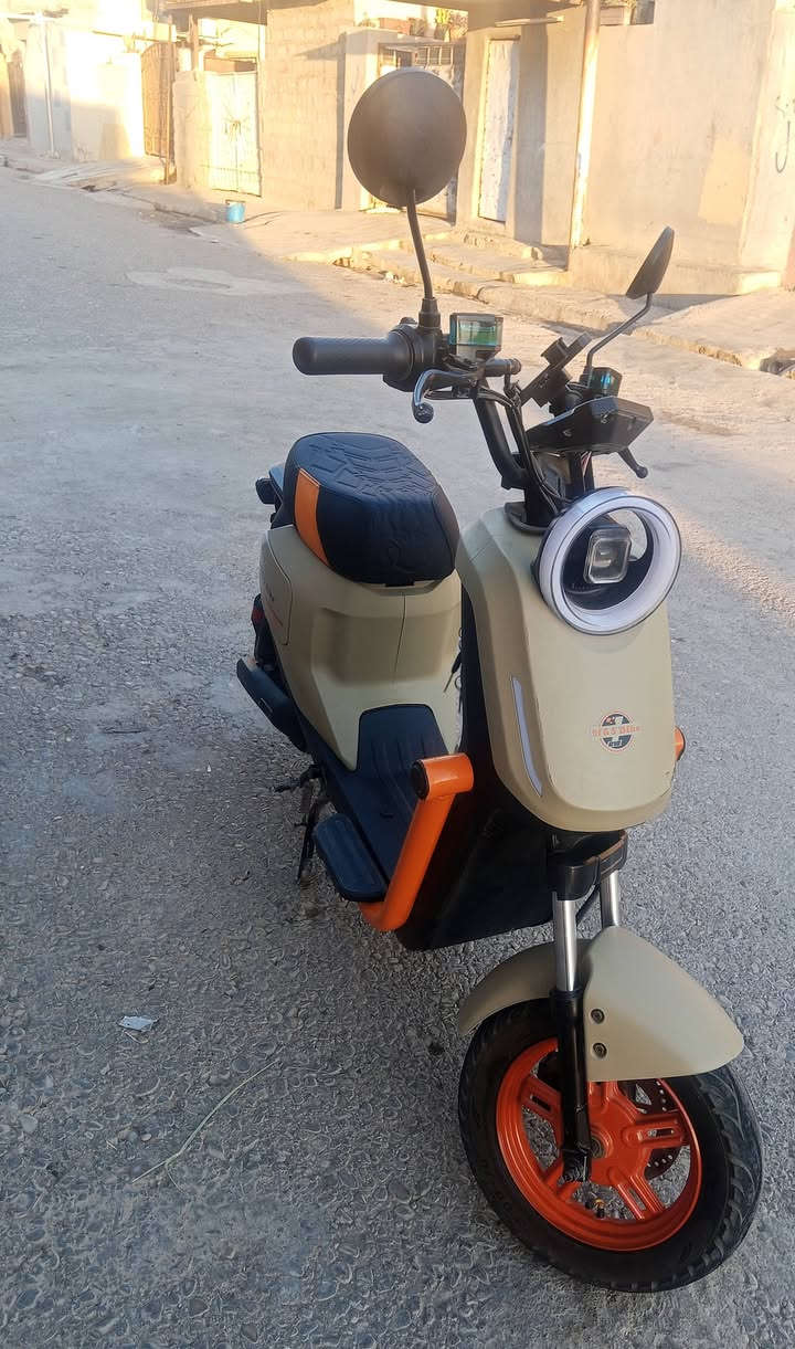 سلام وعليكم 
دراجه شحن للبيع

بس بطاريه عاطل 

جسمه كله ع بلاد

السعر 320 بي مجال قليل 

الرقم ‏‪***********‬‏
