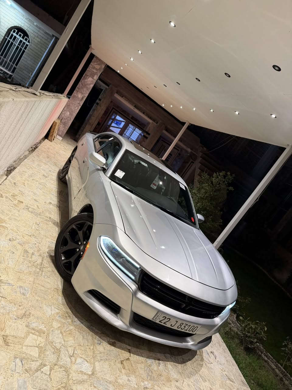 السلام عليكم
جارجر 2021 sxt بلاس امريكي 

مواصفاتها 
فتحة 
كشنات كهرباء 
تدفئة تبريد كشنات 
تدفئة ستيرن 
شاشة وسط+ كامرة دوارة 
كشن ذاكرة 
منضومة لايت زنون 
باقي المواصفات معروفة للجارجر 
السيارة حادثها دعامية وبنيد وجاملغ راجع بارد 
 شاصي لغد كفالة بيها من امريكا جاملغ خلفي كلير يعني بيها السيارة قطعتين صبغ بس وجاملغ بارد سعرها 218 وبيها مجال للشراي 
***********
