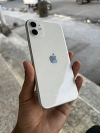 ايفون 11 • 128 گيگا • مكفول