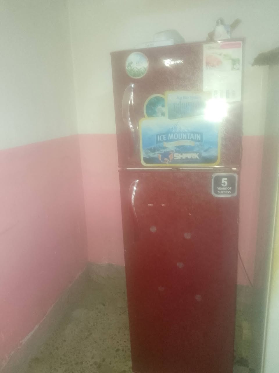 غراض للبيع لميز بلازمة ب55.لمراية ب40 وثلاجة والله العظيم جديدة كلشي مابيها مكفولة سعرها ب225 مكاني بغداد. توصيل ماعندي ***********
