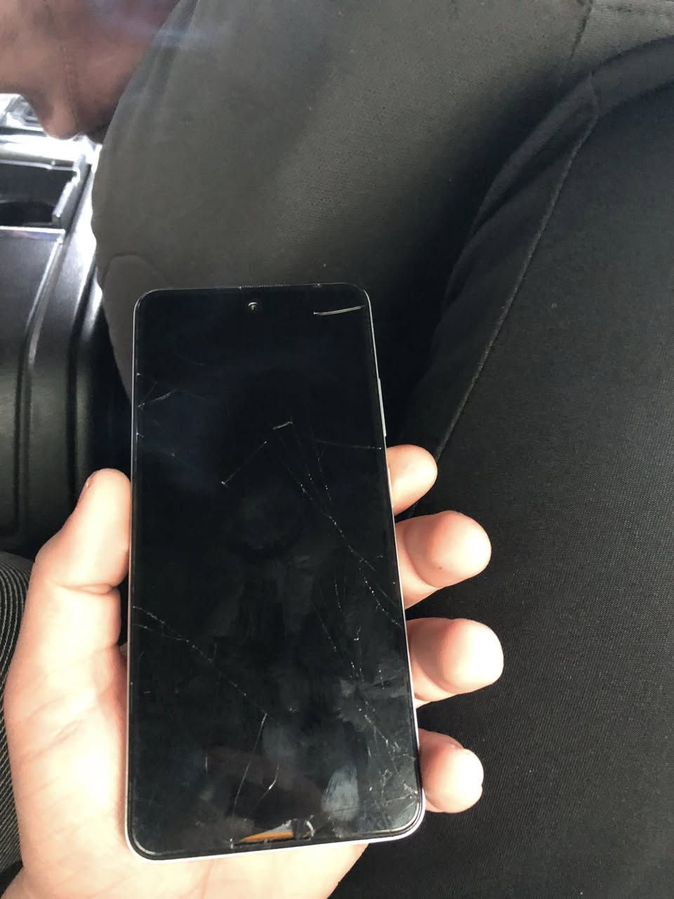 السلام عليكم
انفنكس 
ذاكره٢٥٦ بطاريه ٥٠٠٠ 
مفطوره الشاشه فقط 
سعره ٦٥ 
بي مجال 
***********
