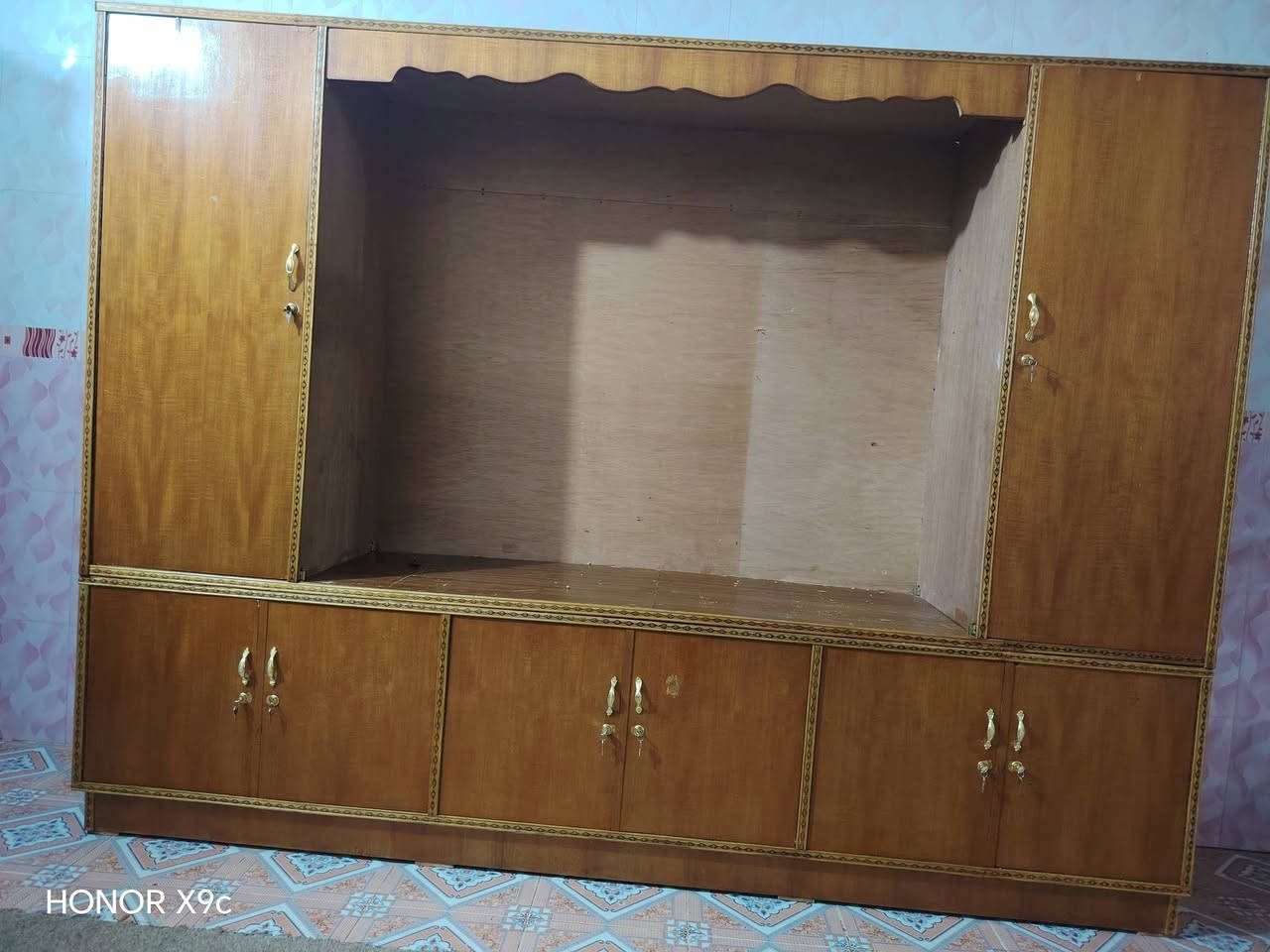 من رخصت المسؤل يوجد سليماني صاج داخل وخارج السعر ٢٥٠ وبيه مجال العنوان الرمانه الاستفسار على التلفون ***********
