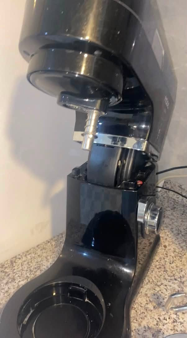 غراض بيت للبيع كلمن و سعره  العنوان البصرة الجنينة ***********

