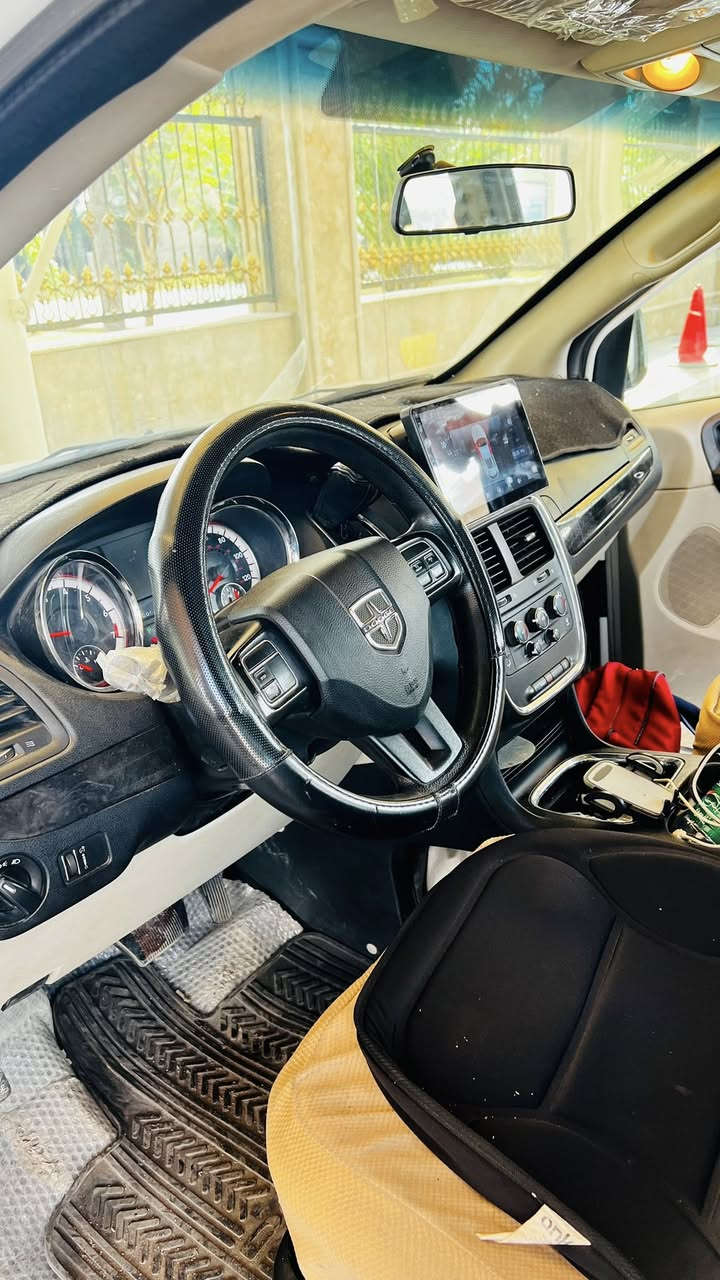 يالله
اسلام عليكم 

دوج كرفان مديل 2016 

رقم سلمانيه رقم وسنويه وهزه ما نافذه باسمي

سياره جاهزه بدون نقص وعلى ايدي ماخذه سنة ٢٠١٨ 

حادث مثل ما واضح بصور 

محرك كير مكفوله بدون فتح 
مواصفات ثلاث قطع تبريد جام كهربائي 

عنواني كركوكً

السعر 150$ وبيه مجال  للشراي

   *********** 

اي تفاصيل راسلني ع وتساب
