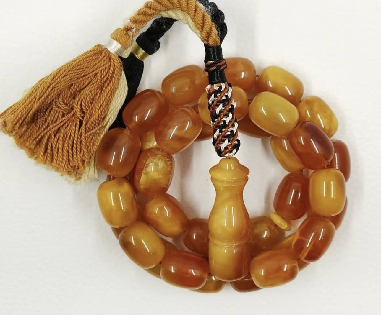 ⁨	بسم الله الرحمن الرحيم اللهم صل على محمد وآل محمد
كهرب اوكراني وردي من العيار الثقيل تبارك الرحمن لون مميز جدا ومن أجمل الخامات الأوكرانية النادره والقليله بالسوق ووزن يترس الايد وقصة خرز مميزه وطول مميز ولمعة خيالية ورنه خرز موسيقية وخراطة احترافية ونظافة ممتازة ما شاء الله 
عدد خرز المسباح ٣٣ خرزة
وزن المسباح ٦٥ جرام 
قصه الخرز اسطوانية
مقاس الخرز العرض ١٢ ونص ملي الطول ١٦ ملي
كركوشة تفصال 
تفاسير  للتواصل واتس اب او اتصال 00962799007768


**إذا كنت صاحب هذا الإعلان وتريد حذفه لأي سبب، رجاءا أرسل رسالة إلى الدعم الفني**