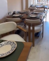 للبيع كراسي صناعه تركيا طلب خاص مستعمله شهر السعر 90 الف للكرسي الواحد...