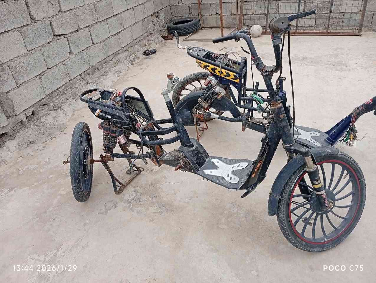 ألسلام عليكُم  اغراض موتور شحن للبيع الاسعار مناسبه ***********
