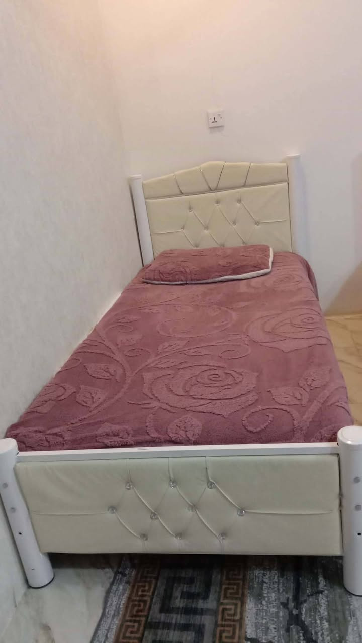 السلام عليكم 3 سراير للبيع نضافتهن مثل مموضحات بالصورة سعر الوحدة 55 وبيهن مجال الموقع بعقوبة التحرير للتواصل خاص او الاتصال عل رقم ***********
