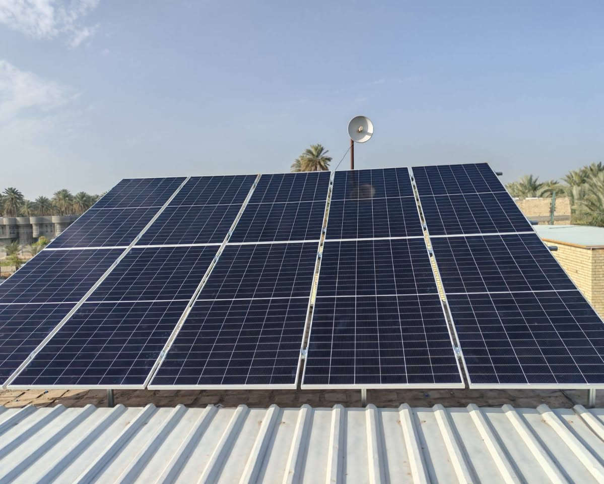 🔴اعمال #شركةسولرماجك مستمرة من شمال عراقنا العزيز وحتى جنوبه !!!!
تم بحمد الله تنصيب منظومة شمسية (20 امبير) ، في محافظة #صلاحالدين .
تتكون المنظومة من :
✅ 10 الواح نوع #لونجي قدرة 620 واط .
✅ 1 بطارية نوع SRNY  #ليثيوم بحجم 16  كيلو واط.
✅ #اتفيرتر هايبرد نوع ديا حجم 6 كيلو واط .

لِرؤيا عصرية حديثة واشراقة جديدة مغايرة لواقع البلد تقدم شركتنا خدماتها للطاقة الشمسية حاملة على عاتقها تقديم جميع الحلول المناسبة لحل أزمة الكهرباء .

انتظرونا بقادم الأيام بأعمال أكبر.

للتواصل :
***********
***********

#طاقةشمسية #طاقةمتجددة #العراق
