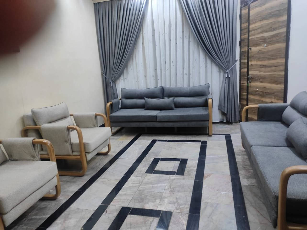 تخم قنفات اخو الجديد مشتري بمليونين اريدة بمليون ونص
وميز طعام مشتري بمليون وربع اريده ب900
مكلف بالنشر
رقم صاحبة الاغراض ***********
