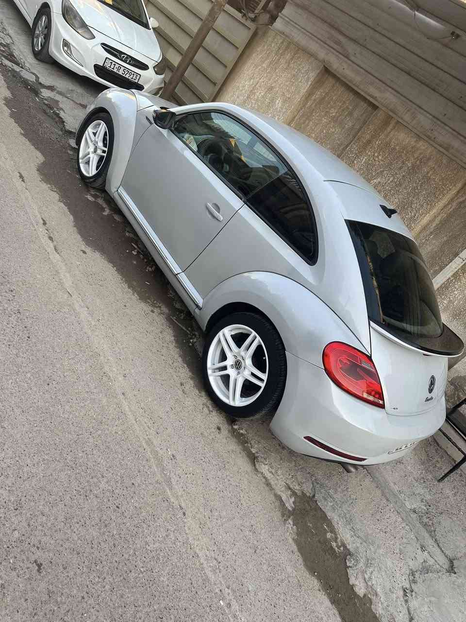 السلام عليكم بيتل 2017 بيها صبغ صفحة وبنيد للبيع او مراوس السعر 108 وبيها مجال مكاني بغداد الرقم *********** سيف
