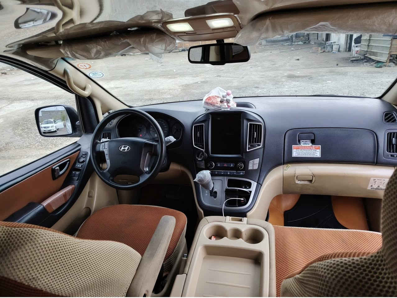 السلام عليكم 
سيارة ستاركس 2017 مفتوح محور مسكر 
مكينه سبعه اوتماتيك 
كفاله عامه فقط بارد قليل بالجاملغ الأيسر الخلفي 
رقمه بابل انكليزي باسمي شخصيا 
السعر 215 بيه مجال قليل 
مكاني ناصريه مركز 
للاتصال ***********
