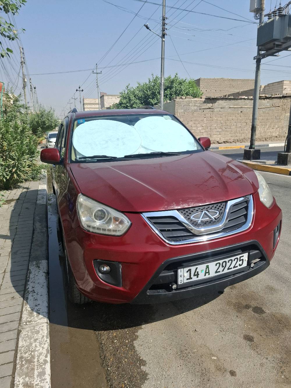 شيري تيكو مديل 2013 لون ماروني سنوية 2030 باسمي رقم بصرة حديث.
السيارة مصبوغة صبغ عام ومعمرة .
السايرة كل شيء يشتغل بيها تحكم ستيرن دفئة مقاعد شاشة سماعات.
المحرك والكير بلاد بس مصلحات يعني مفتوحات بس السيارة ما ناقصها شيء من العزم بيها انطلاقية وثابته.
بيها مشكلة بدبة البرشر الضغط الخاص بالبريك في هذه الشيء ياثر على شوي على استقرار المكينة بس مو ذاك التاثير الجبير .
السيارة نظيفة من برة ومن جوه لان مفتوحة الغرفة مالتها ومغسولة.
بيها تكحيلات بالجاملغ الخلفي والباب خلف السايق والدعامية طرف منها يحتاج بوليش حتى يتساوى اللون وي لون السيارة .
زوج تايرات جديد.
السايرة طالعة محافظات ماشية فوك 234,000km
سعر السيارة  51 وبيها مجال قليل للشراي 
للتواصل .
***********
موقعي البصرة قضاء الزبير