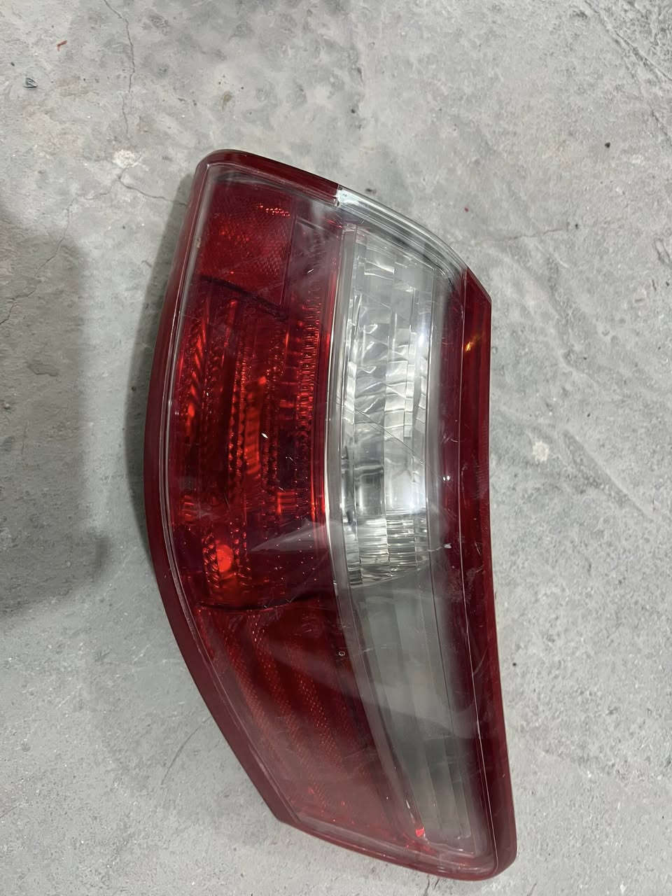 السلام عليكم
من رخصة الادمن 

بك لايت كامري للبيع الثابت طرف اليمين  والمتحرك طرف اليساره تايوان درجة اولى نضيف جدا 

65 الف اثنينهن  مكاني النجف 

***********
