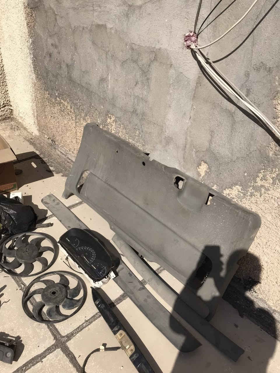 السلام عليكم اخواني ،عندي غراض دوج كرايسلر ٧ راكب من موديل ٩٦-٢٠٠٠ اللي يريدها يتصل على تلفوني ويجي ياخذها بالف عافية فقط اريد منه الدعاء لامواتنا ،عنواني حي الجهاد/الاطباء وتلفوني *********** ابو عبد الله إخوان مجانًا لوجه الله ثواب على روح الاموات ،اتصل ولاتراسلني على الفيس مااجاوب ،تعال اخذهن وادعيلنا والله وياك
