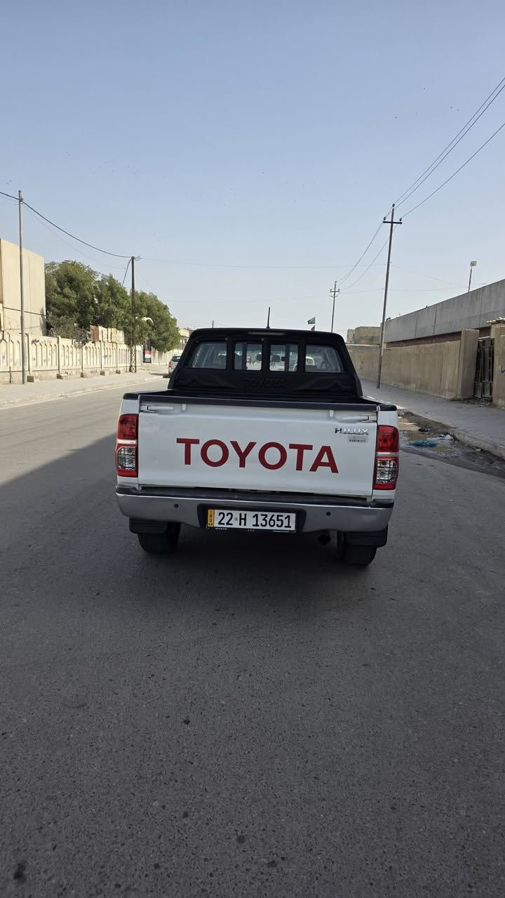 سلام عليكم بيكم هايلوكس البيع موديل 2014 فول موصفات اتوماتيك رقم شمالي اربيل دوالي هزه وسنويه جديده مكان السياره بغداد سعر شدتين  30 وبيه مجال رقم الهاتف ***********
