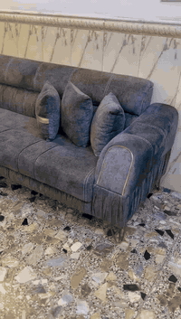 السلام عليكم ديوان ١٢ مقعد جديد مستخدم شي قليل السعر ٧٥٠ الف
***********
