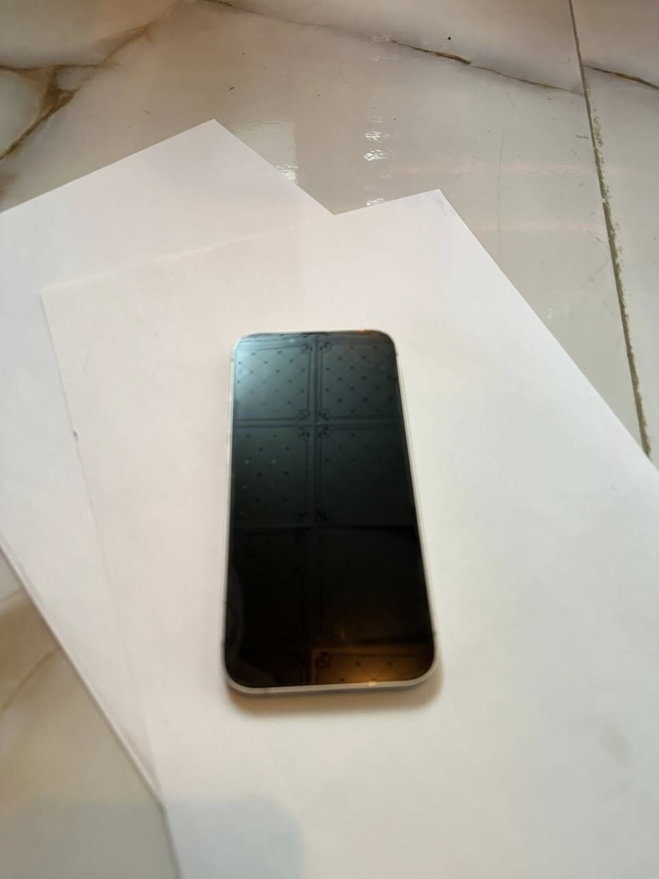 ايفون 13 كامرتين بطارية 71
ذاكر 128
السعر ٣٥٠
بي خلل بسماعة الاتصال 
مكاني بصرة

تواصل ***********
