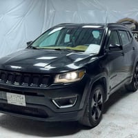 جيب كمباس 2018  ماشيه 120  حادثها فقط دعاميه سياره جاهزه بدون نقص  موا...