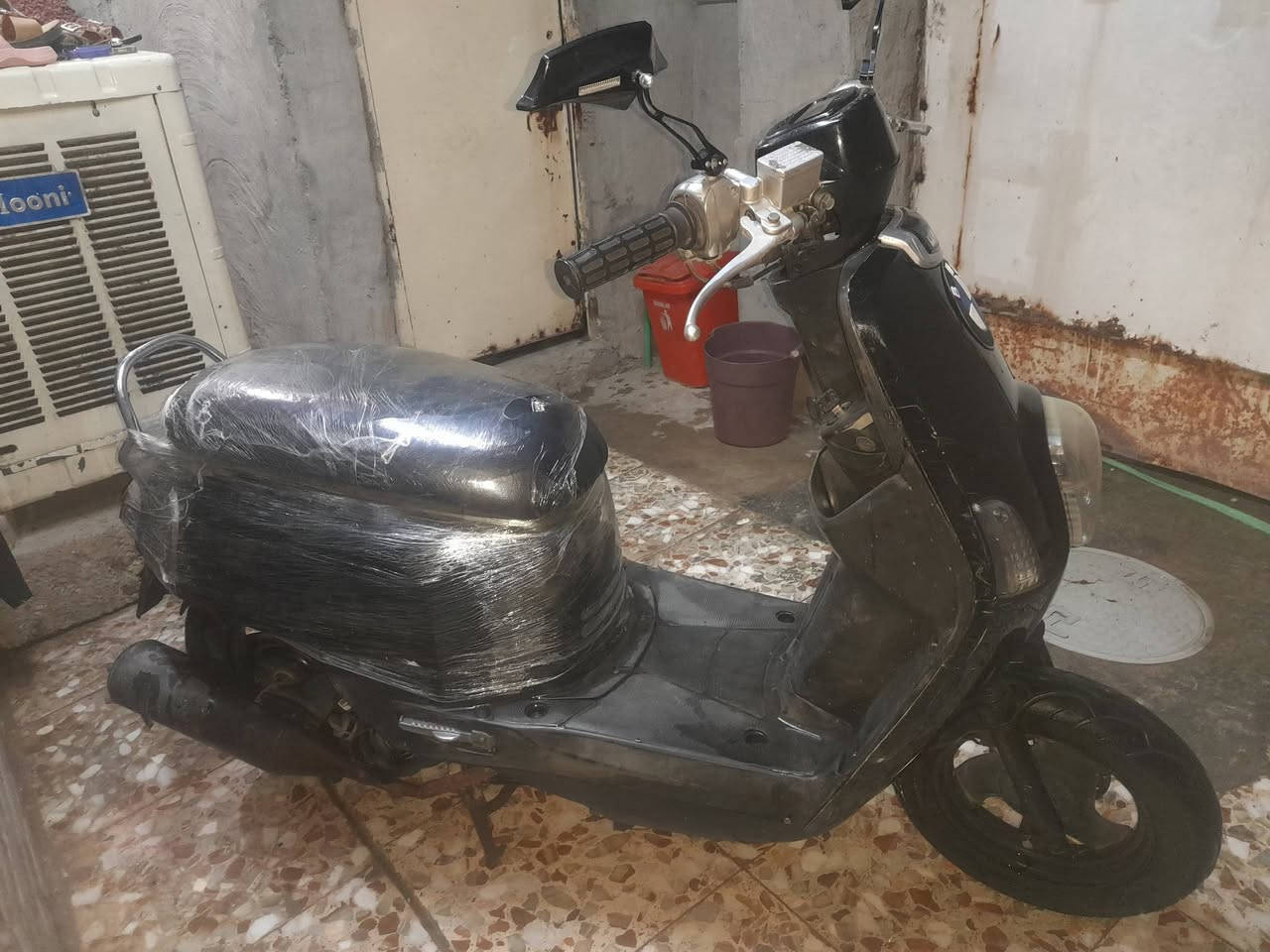 بوليس١٢٠ للبيع دراجه مجفته مره وحده فقط مكينه خرسه ونعومه فول طستها ناعمه كلش جاهزه نكره سلف نقصها جاملغ امامي فقط السعر ٤٥٠ وبيها مجال للشراي مكاني بغداد الجديده 
***********
