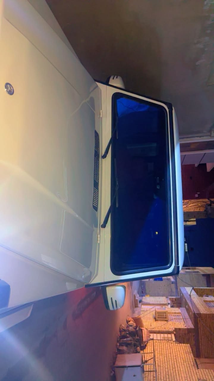 جي كلاص ألفين واحد سياره بلاديه كفاله بيع او مراوس حسب القناعه ***********
