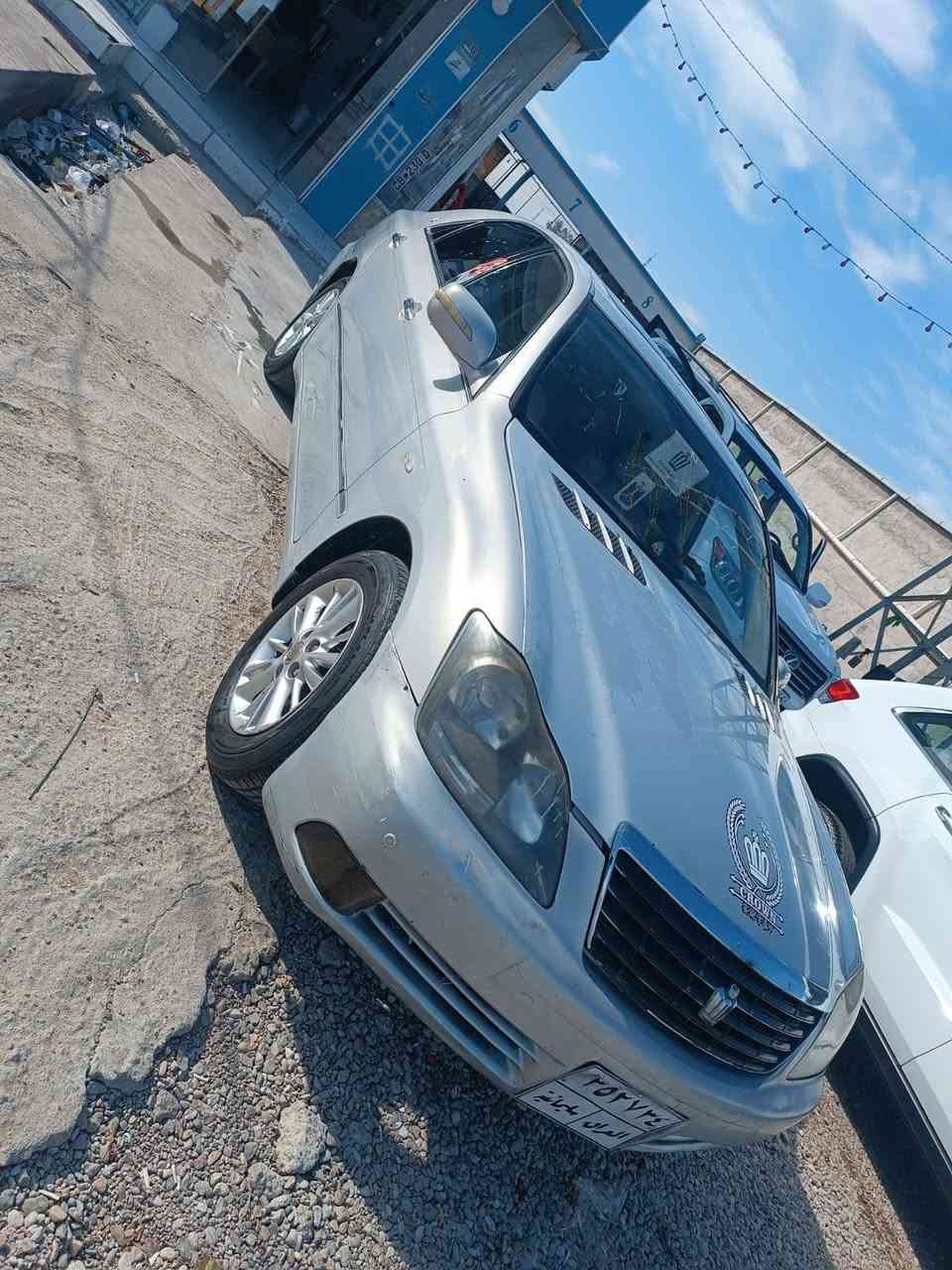 سلام عليكم شاهينه متومه رقم وسنويه سليمانه طبق الاصل 2007بصمه 
سياره فتحه تنته 3دكم وبرده تبريد تدفئ شغال لايت زنون 
كصه قماره فقط السعر 38 متواجد رقم فقط ***********
مكان السياره البصره قضاء القرنه
