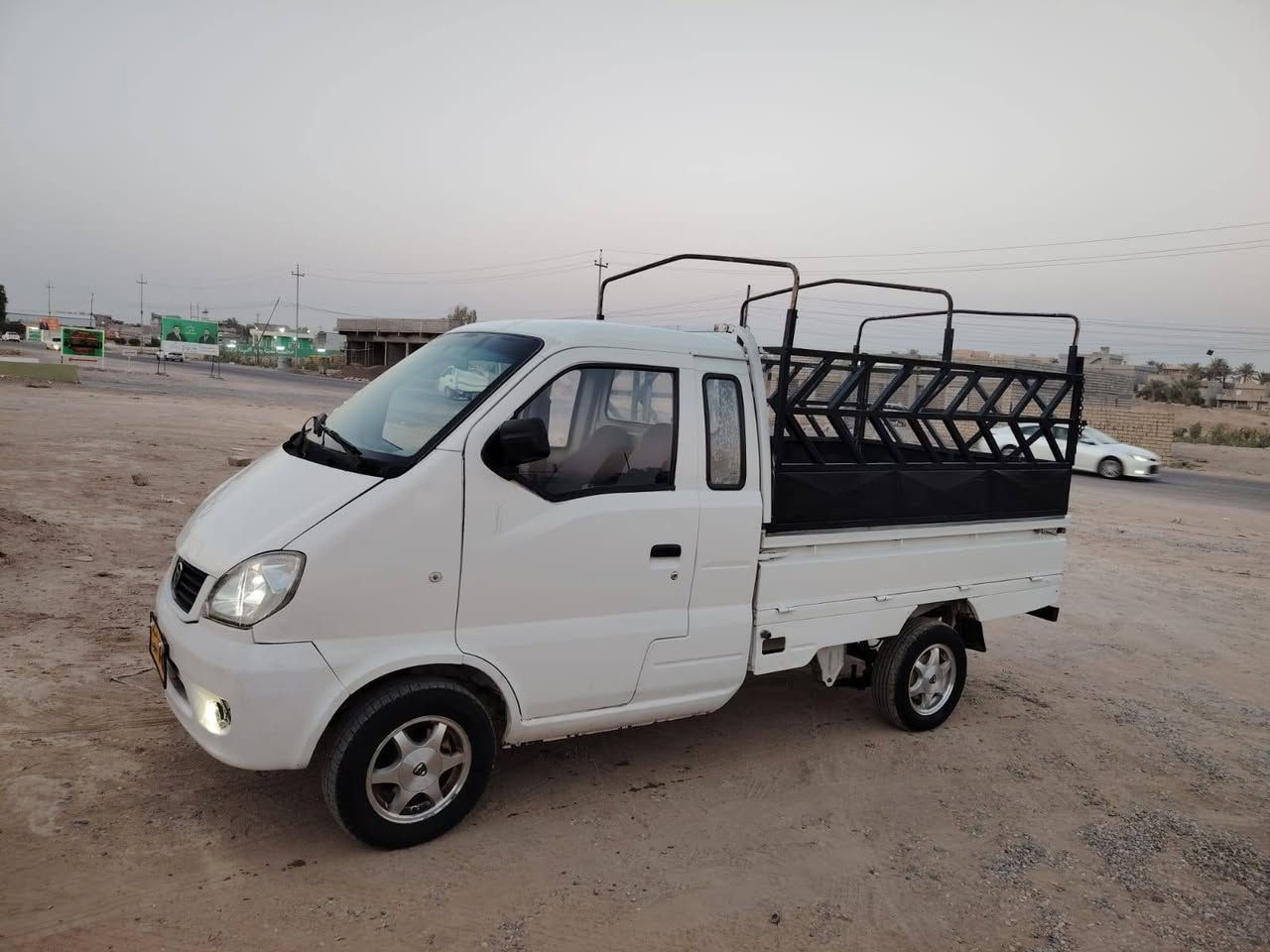 سلام عليكم كيه هيفة للبيع رقم نينوى صدامي  شرط الوكالة محرك كير اكسن شرط كهربائية صدر كلها  أربع تايرات جدد بدون صبغ بدون ضربه خياس مابيها سيارة جديدة وضع شركة مال جنية الشراي يتصل مكاني صلاح الدين الشرقاط *********** سعر 25وبيها مجال قليل
